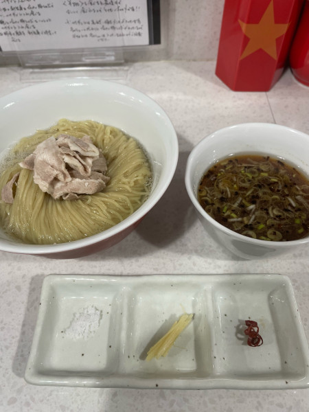 「限定 生姜と焦がしねぎ油の昆布水豚しゃぶつけ麺」@ラーメン星印の写真