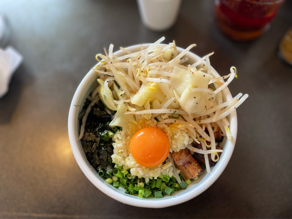 「塩だれまぜそば」@てっぺん 野並北分店の写真