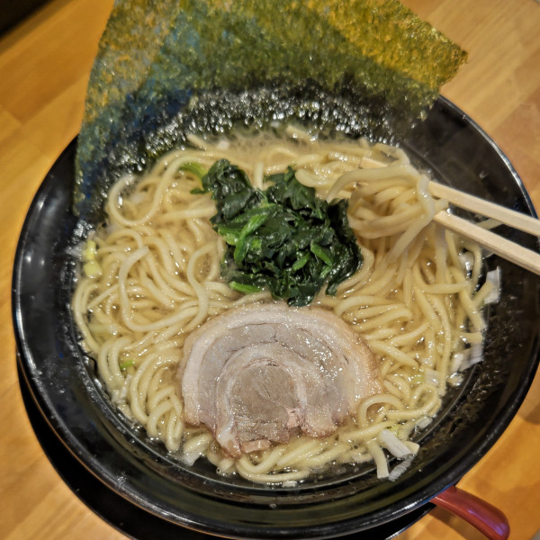 「醤油ラーメン（860円）」@横浜家系ラーメン 飛龍家の写真