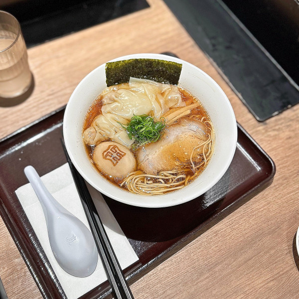 「ワンタンメン+味玉」@カドヤ食堂 阪神梅田店の写真