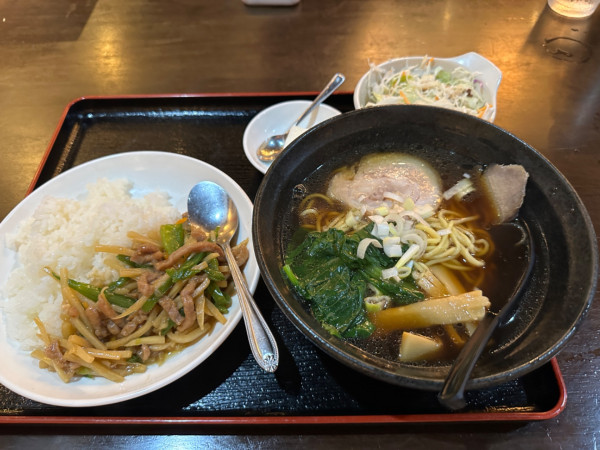 「日替ランチ（醬油ラーメン＋青椒肉絲丼） 880円」@四川料理 福来の写真