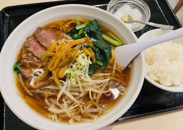 「【ランチ】台湾牛肉麺(¥880)」@中国飯店 茉莉の写真