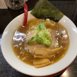 雷音ラーメン　860円