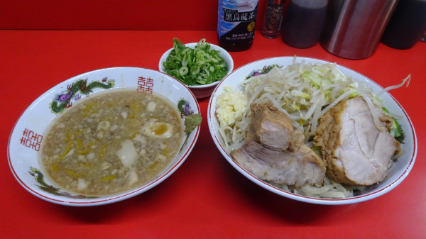 「ラーメン中盛り（1,000円）＋つけ麺＋九条ネギ　ニンニク」@ラーメン二郎 京都店の写真