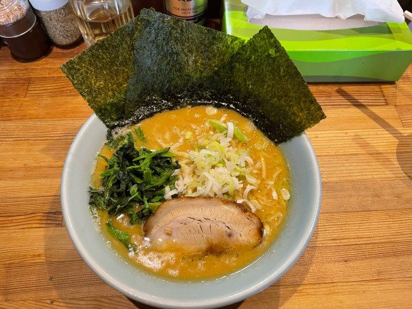 「豚骨ラーメン」@鶴一家の写真