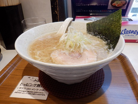 「らーめん　こってり（背油）」@麺や 越の写真