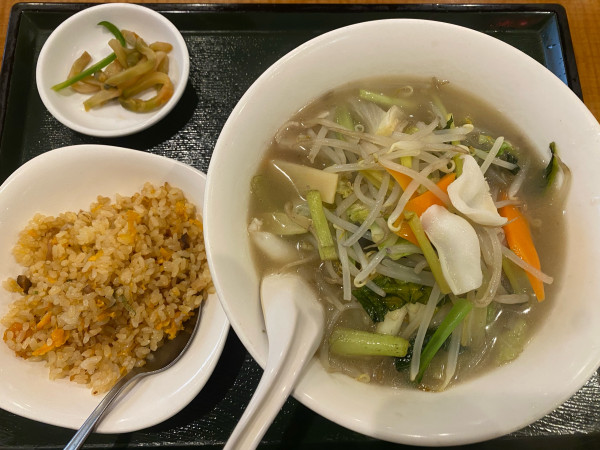 「湯麵セット　880円」@餃子坊 香港亭 十条店の写真