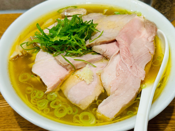 「塩ラーメン 旨み2倍濃厚ダレ 1,500円 豚2枚 300円」@のスたの写真