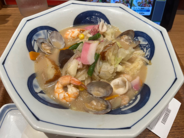 「プレミアム長崎ちゃんぽん」@長崎ちゃんぽん リンガーハット TOKYO PREMIUM日比谷シャンテ店の写真