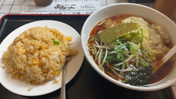 「ワンタン麺固め 炒飯セット968円」@個室中華料理  八仙菜館の写真