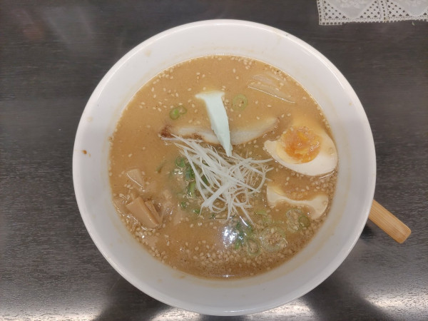 「スサノオラーメン  ビールセット」@出雲の國 麺屋 JR出雲市駅店の写真