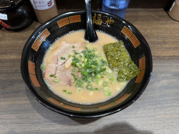 「博多ラーメン(ばりかた) 750円」@博多ラーメン 福や サンシャイン通り店の写真
