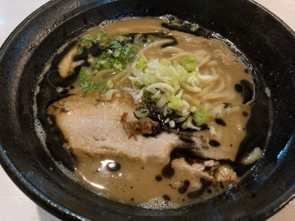 「濃厚黒豚骨魚介」@はりけんラーメンの写真