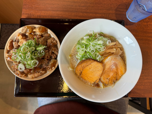「醤油ラーメン　ぶためし中」@ブーブーキングの写真