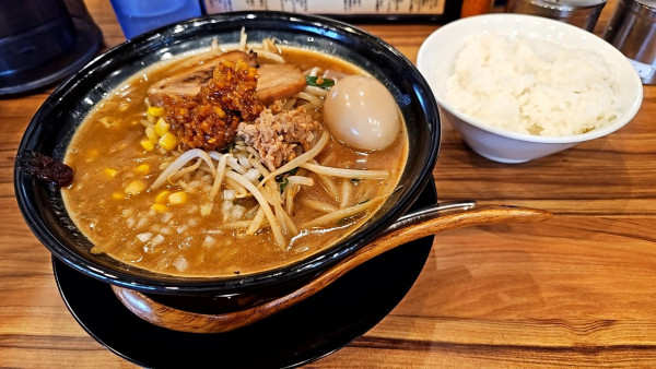 「特味噌ラーメン大盛り＋ごはん」@味噌ラーメン専門店 日月堂 大宮吉野町店の写真