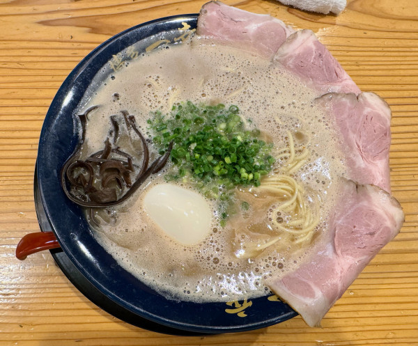 「泡系豚骨味玉ラーメン」@博多一幸舎 総本店の写真