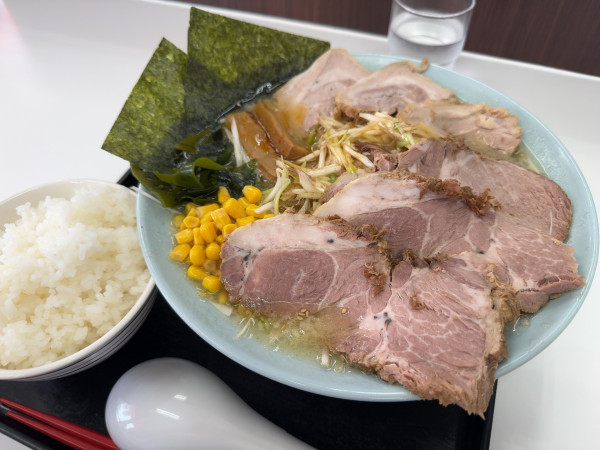 「塩ネギチャーシューメン＋ライス」@ラーメンショップ 北川辺店の写真