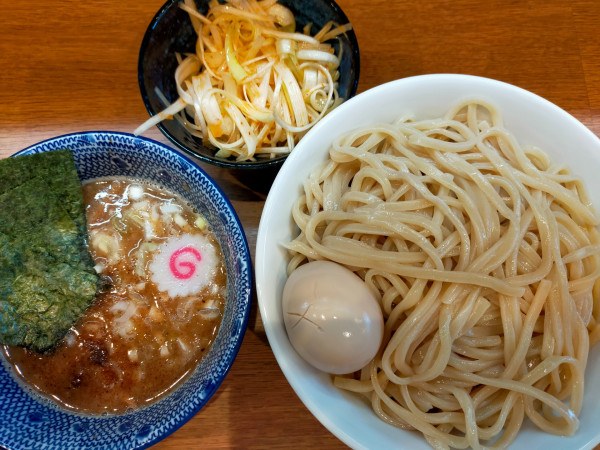 「つけめん特盛1150円+ピリ辛ネギ150円」@つけめん さく間の写真