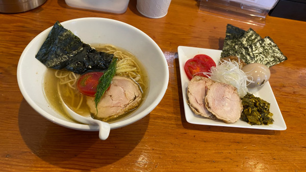 「ミニそば ¥600 フルトッピング ¥900」@麺屋 ブルーズの写真