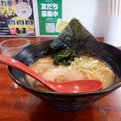 醤油とんこつらーめん