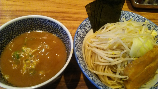 「濃厚つけめん 中盛 1250円＋海苔5枚 100円」@ラーメン燈郎の写真