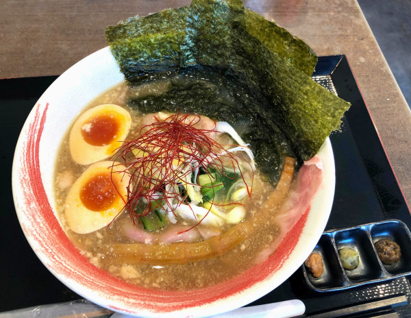 「鶏がらラーメン　全部のせ」@麺処 まるとの写真