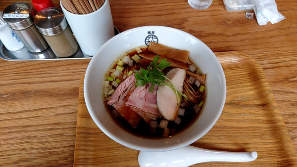 「丸鶏醤油」@麺屋 花枇の写真