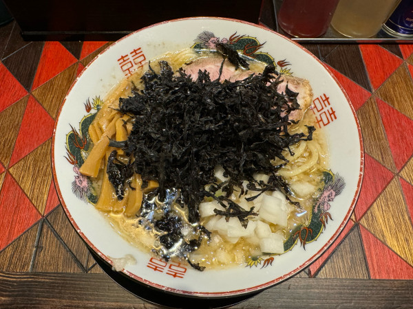 「背脂煮干しラーメン　1080円」@オールドラーメンショップ 逆流の写真