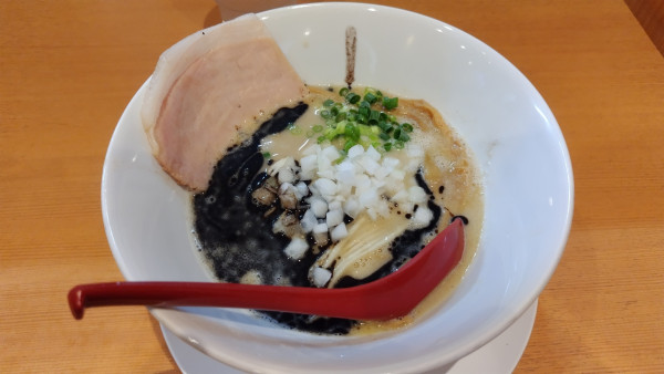 「とりそば黒」@麺堂 稲葉の写真