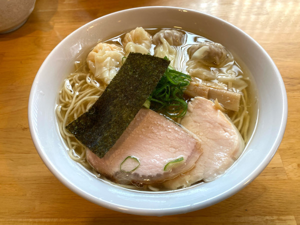 「肉と海老ワンタン麺白大」@支那そば くろ田の写真