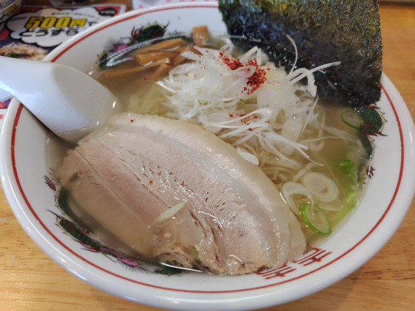 「【限定】塩らぁめん　※クーポンで５００円」@らぁめん 鶏支那屋の写真