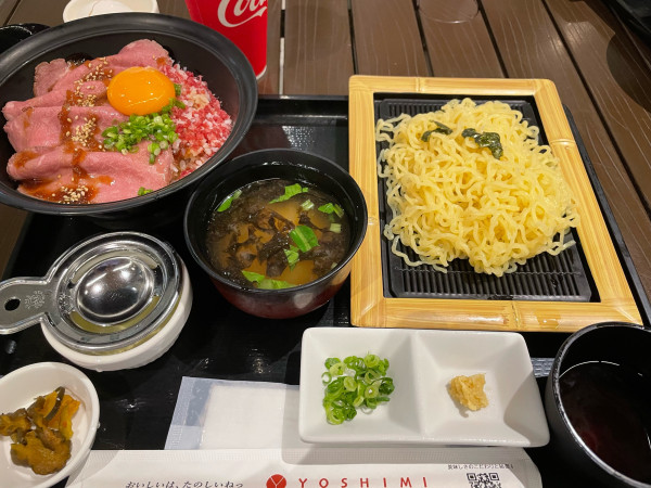 「ざるラーメンセット(牛とろ&ローストビーフ丼)」@ローストビーフ YOSHIMI ふかや花園店の写真