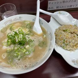 らーめん(ネギ多め)¥530&やきめし¥240