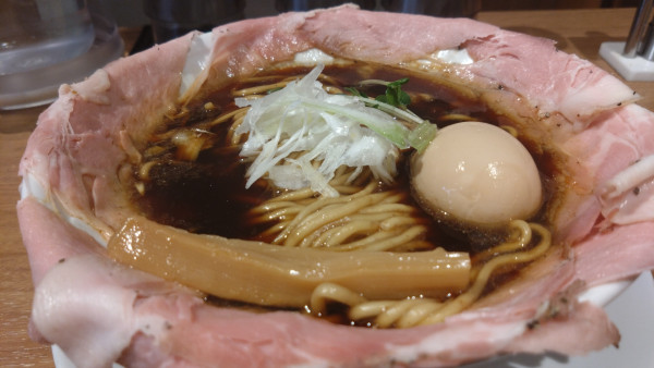 「濃厚煮干し醤油ラーメン　自由TOKYO」@ラーメン大戦争TOKYOの写真