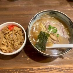 みたけラーメン780円＋豚丼380円