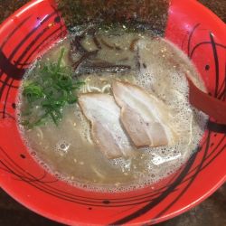 博多豚骨ラーメン(700円)