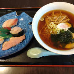 すしラーメン屋 栄寿司の画像