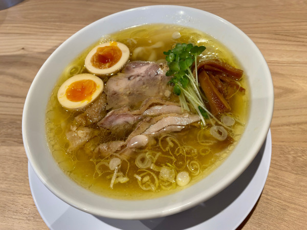 「塩味玉中華そば」@手打 親鶏中華そば綾川 大成店の写真