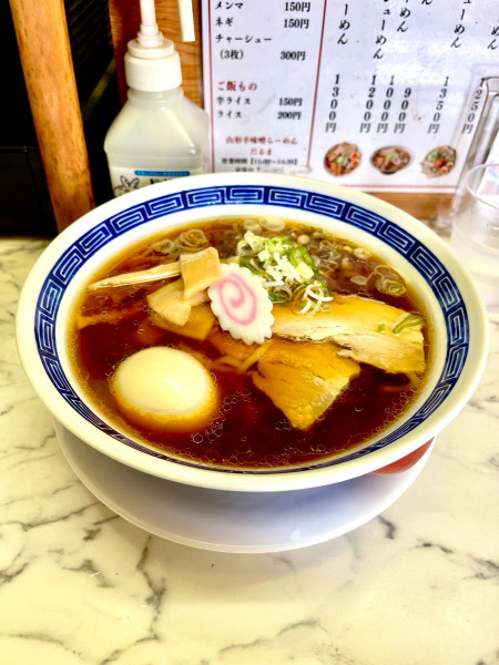 「味玉醤油ラーメン」@山形辛味噌らーめんだるまの写真