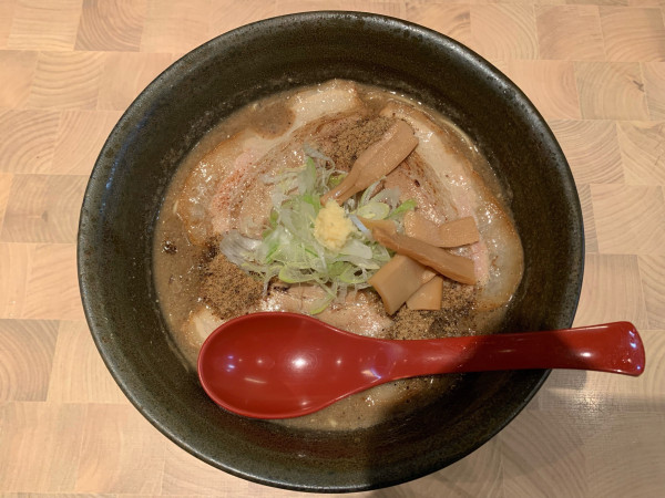 「でら煮干しらーめん」@にぼしらーめん88の写真