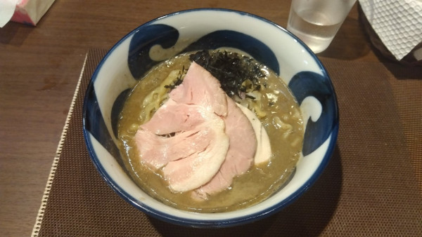 「濃厚煮干しそば　大盛」@食撃の琥煌の写真