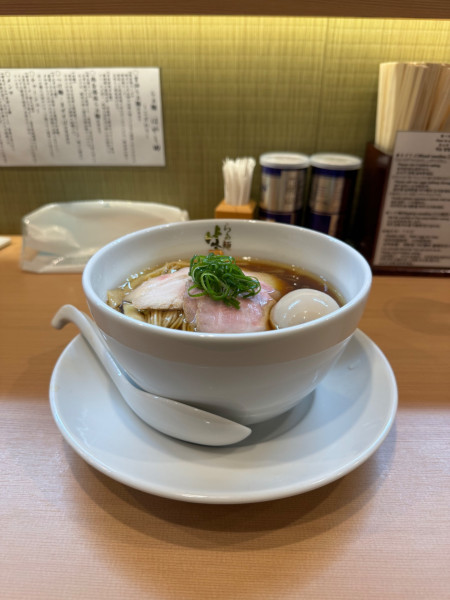 「味玉醤油らぁ麺」@らぁ麺 はやし田 浅草店の写真