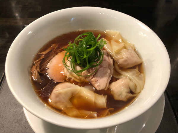 「雲呑醤油らぁめん」@KaneKitchen Noodlesの写真