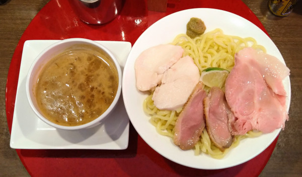 「三種の薬味で啜る鴨醤油つけ麺(中盛･冷盛･白湯)【限定】」@RaMen TOMO TOKYOの写真