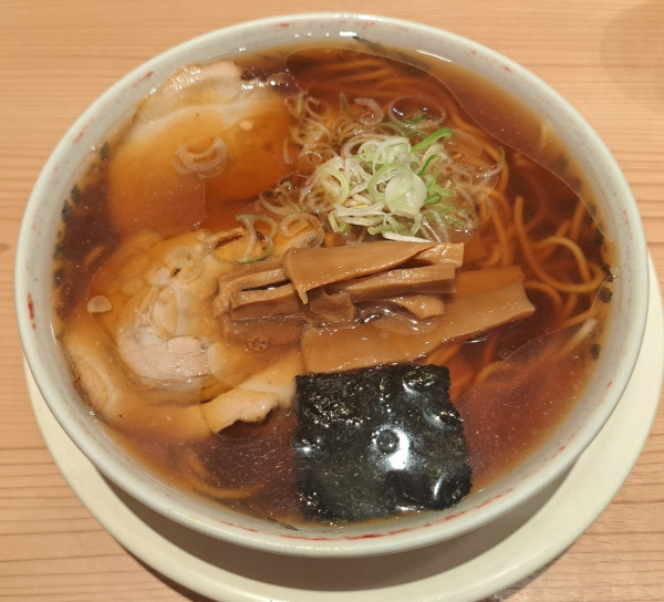 「中華そば900円」@東京煮干し らーめん 玉 東京駅店の写真