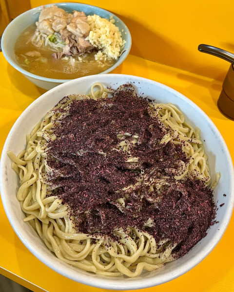 「ゆかりちゃんつけ麺 麺増し700g ニンニクマシマシ ヤサイ ア」@ラーメン二郎 八王子野猿街道店2の写真