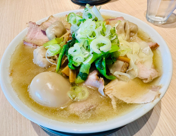 「塩チャーシューワンタンメン【1780円】」@桜上水 船越の写真