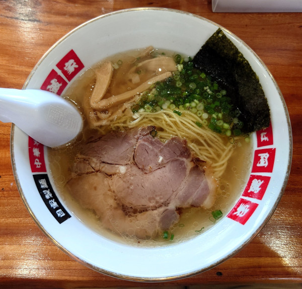 「塩ラーメン(麺少なめ、800円)」@中華そば 阿波家の写真