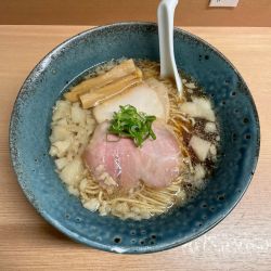 背脂醤油らぁ麺(950円)