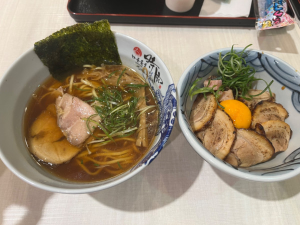 「中華蕎麦　あぶりバラ肉叉焼ご飯」@中華蕎麦 時雨 テラスモール湘南店の写真